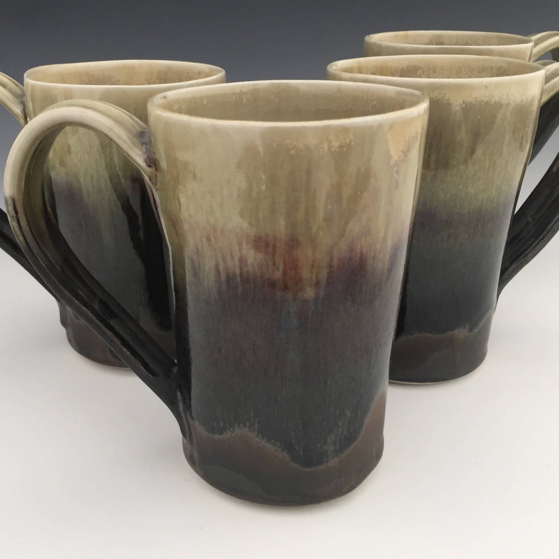 Set of 4 mugs in Matte black and Honey luster